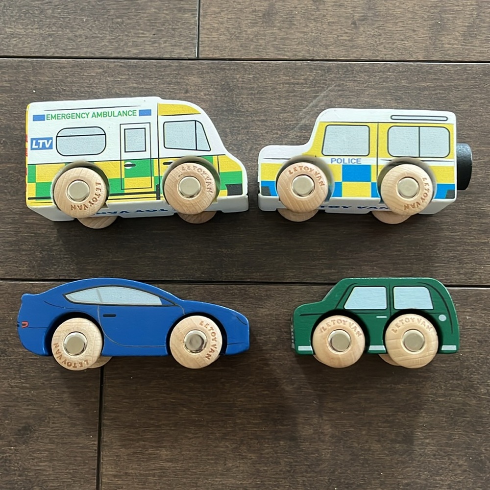 Le Toy Van, 4 Wooden Toy Cars - Blue, Green, Yellow